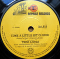 Trini Lopez : Come A Little Bit Closer (7", Single)
