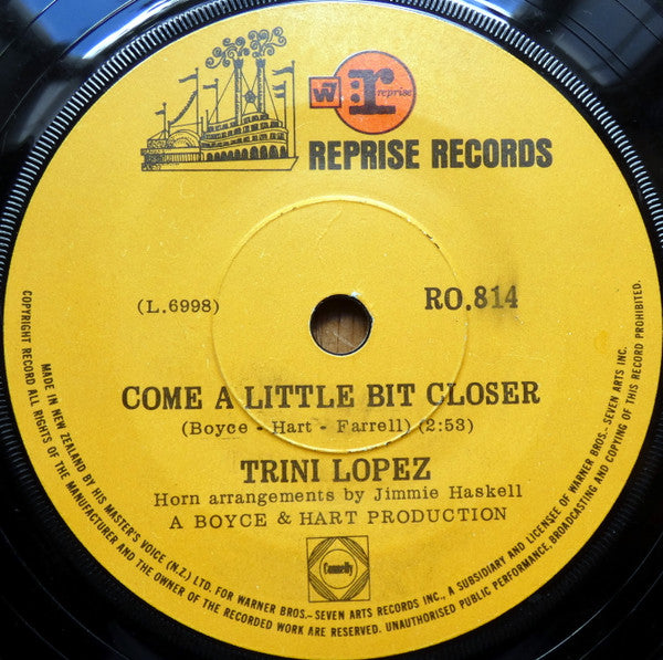 Trini Lopez : Come A Little Bit Closer (7", Single)