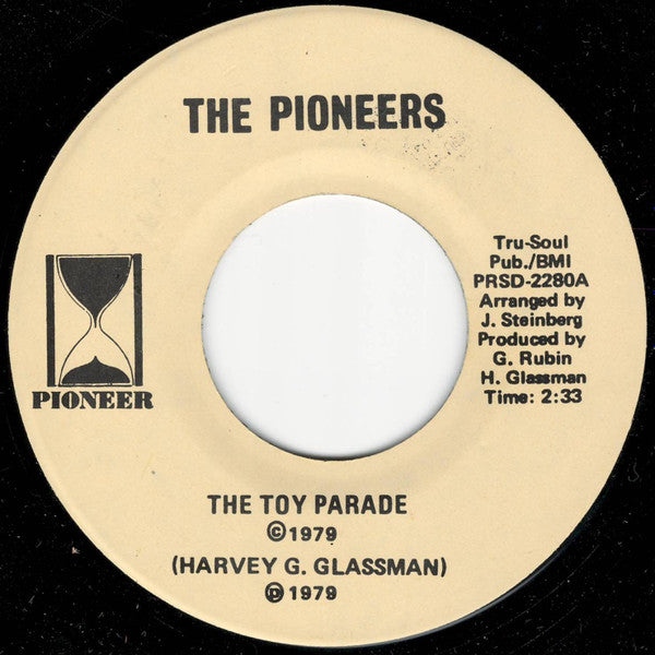 The Pioneers (16) : The Toy Parade (7", Single)