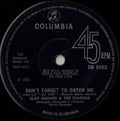 Cliff Richard & The Shadows / Cliff Richard : Don't Forget To Catch Me / What's More (I Don't Need Her) (7", Single)