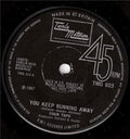 Four Tops : You Keep Running Away (7", Single, Sol)