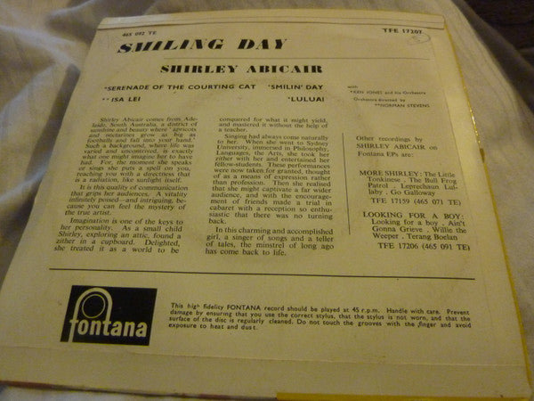 Shirley Abicair : Smilin' Day  (7", EP)