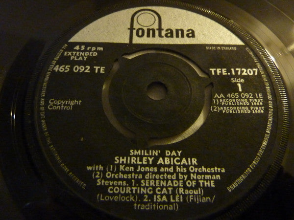 Shirley Abicair : Smilin' Day  (7", EP)