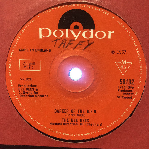 Bee Gees : Massachusetts (The Lights Went Out In) (7", Single, Mono, Sol)