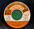 Martha Reeves & The Vandellas : Love Is Like A Heat Wave / Come And Get These Memories (7", Single)