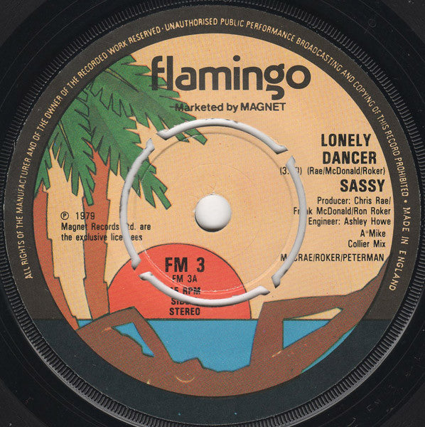 Sassy (16) : Lonely Dancer (7", Single)