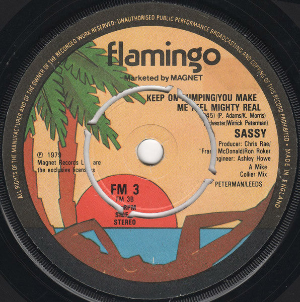 Sassy (16) : Lonely Dancer (7", Single)