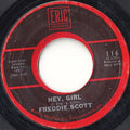 Freddie Scott (2) : Hey Girl / Where Does Love Go (7", Single)