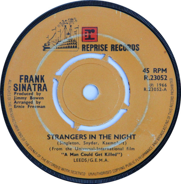 Frank Sinatra : Strangers In The Night / My Kind Of Town (7")