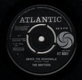 The Drifters : Under The Boardwalk (7", Single, RE)
