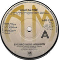 Brothers Johnson : Right On Time / Dancin' And Prancin' (7")