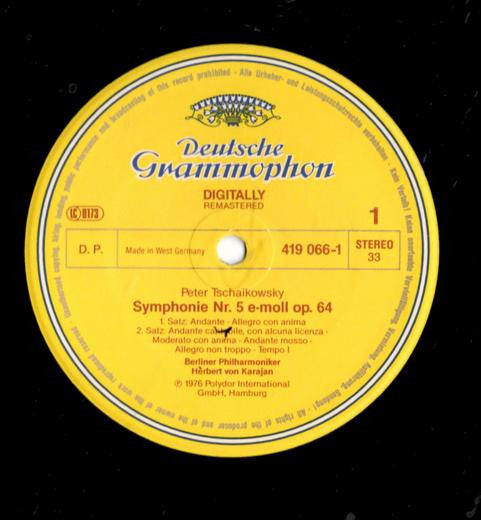 Pyotr Ilyich Tchaikovsky - Herbert Von Karajan - Berliner Philharmoniker : Symphonie Nr. 5 / Slawischer Marsch (LP, RM)