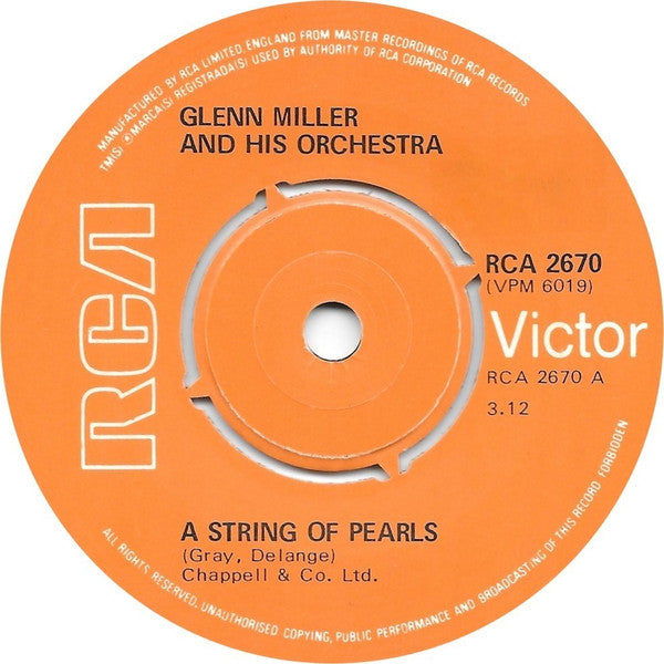Glenn Miller And His Orchestra : A String Of Pearls (7")