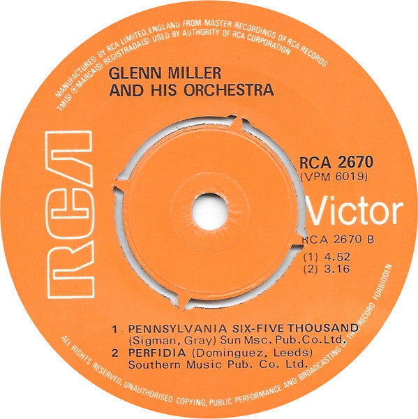 Glenn Miller And His Orchestra : A String Of Pearls (7")