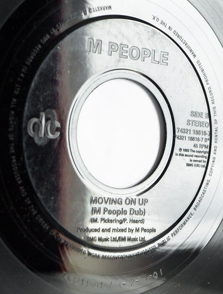 M People : Moving On Up (7", Juk)