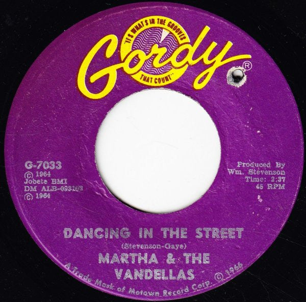 Martha Reeves & The Vandellas : Dancing In The Street / There He Is (At My Door) (7", Single)