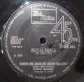 Stevie Wonder : Shoo-Be-Doo-Be-Doo-Da-Day (7", Single, sol)