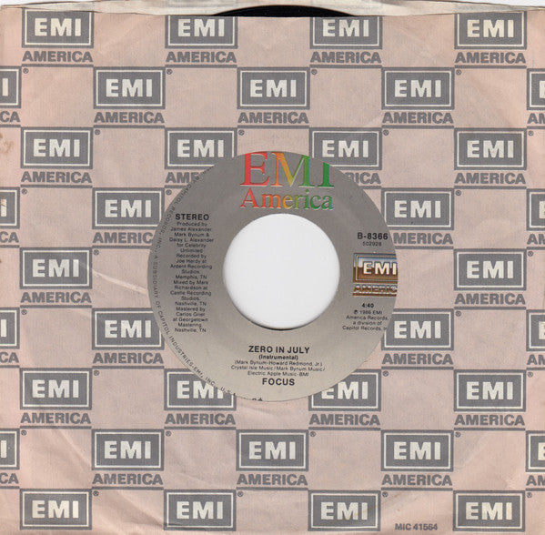 Focus (8) : Zero In July (7", Single)