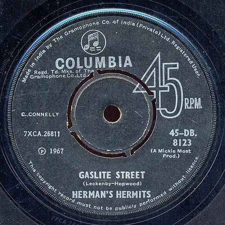 Herman's Hermits : There's A Kind Of Hush / Gaslite Street (7", Single)