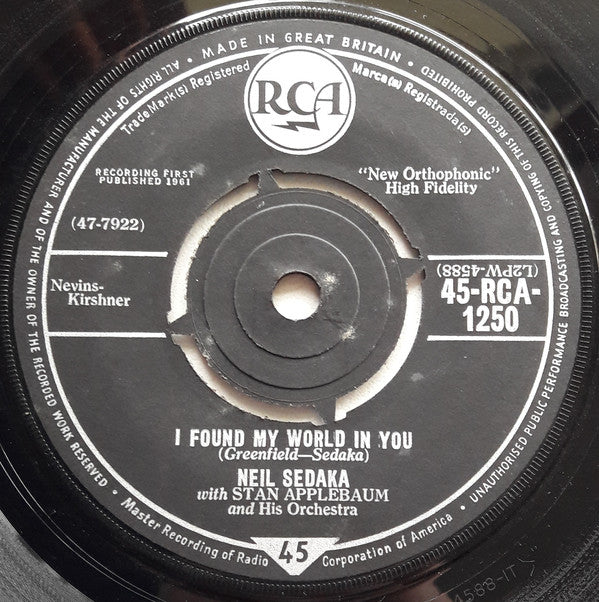 Neil Sedaka, Stan Applebaum And His Orchestra : Sweet Little You / I Found My World In You (7", Single, Pus)