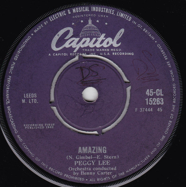 Peggy Lee : Amazing / Tell All The World About You (7", Single)