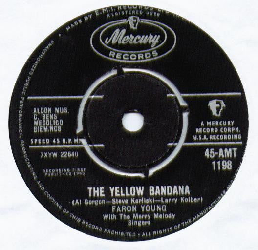 Faron Young With The Merry Melody Singers : The Yellow Bandana (7", Single)