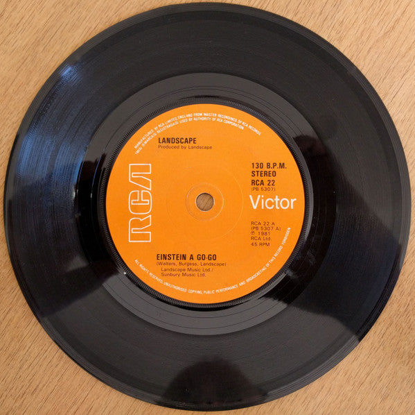 Landscape : Einstein A Go-Go (7", Single, Ora)